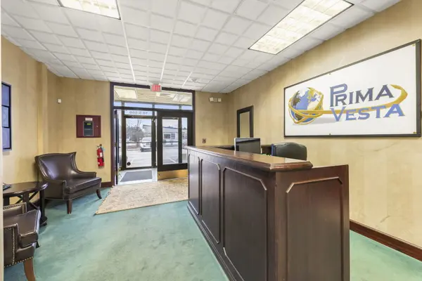 10S660 Kingery HWY, Willowbrook, IL 60527