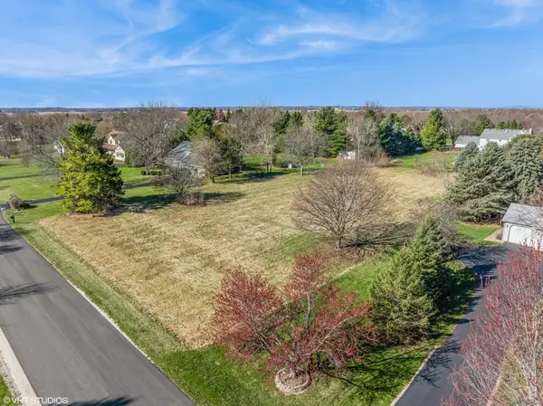 2409 Mustang TRL, Woodstock, IL 60098