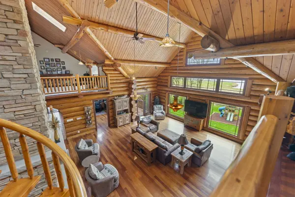 3317 S COUNTRY CLUB RD, Woodstock, IL 60098