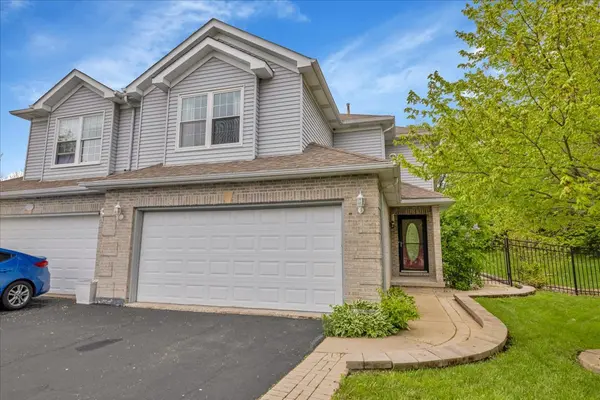 911 Fawn Ridge CT #B, Yorkville, IL 60560
