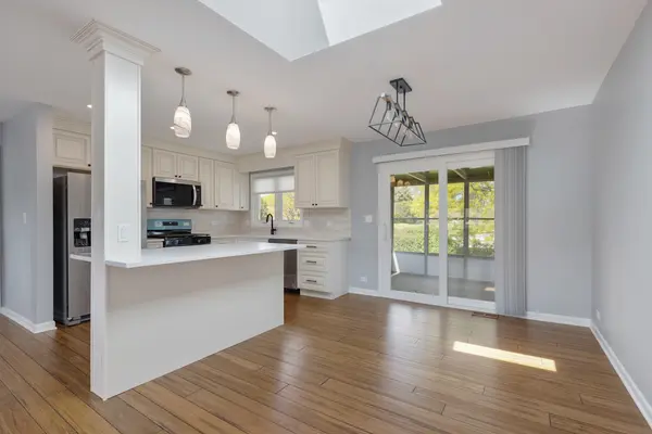 50 Kendal RD, Elk Grove Village, IL 60007