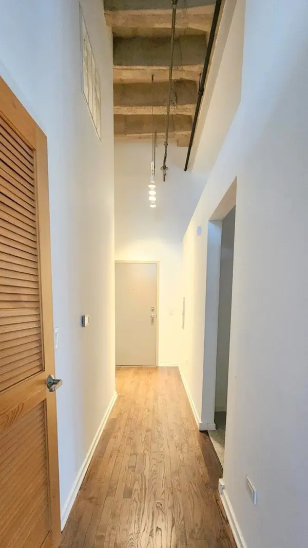 1645 W Ogden AVE #417, Chicago, IL 60612