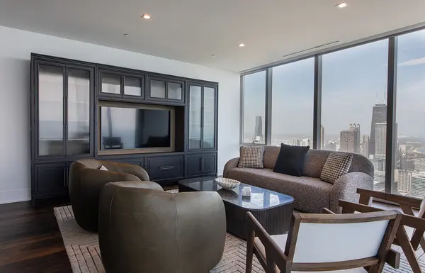 363 E Wacker DR #6405, Chicago, IL 60601