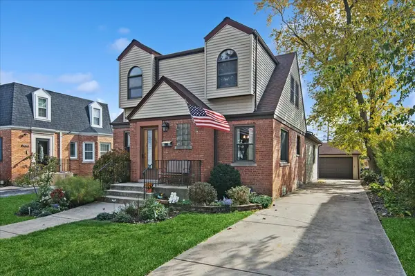 7531 W Cleveland ST, Niles, IL 60714