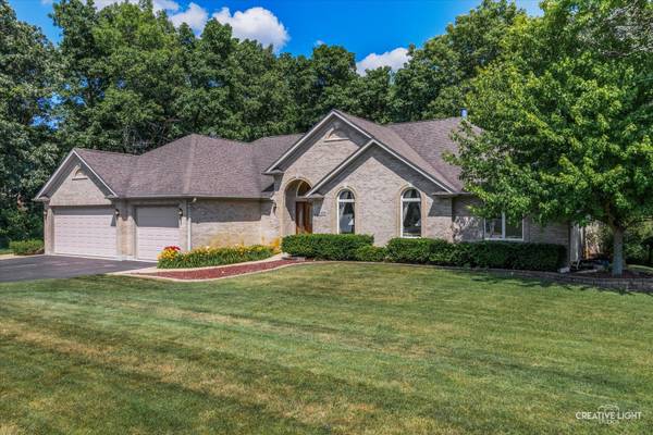 11210 Pebble DR, Huntley, IL 60142