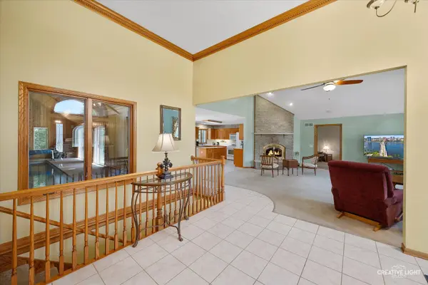 11210 Pebble DR, Huntley, IL 60142