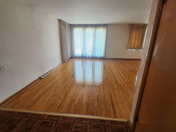 9108 S Euclid AVE, Chicago, IL 60617