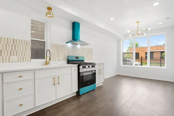 4502 W THOMAS ST, Chicago, IL 60651