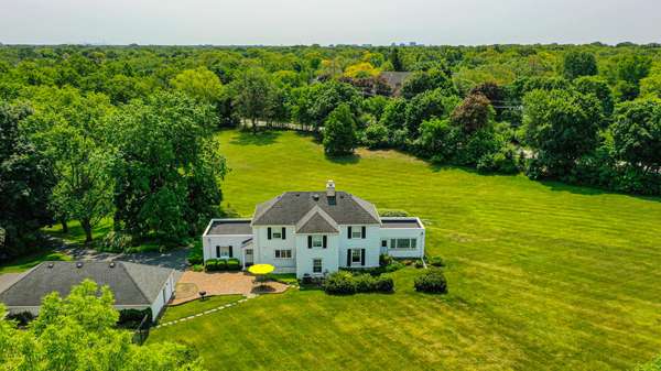 1596 W Palatine RD, Inverness, IL 60067