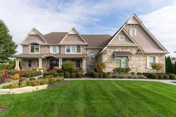 39W162 Long Meadow LN, St. Charles, IL 60175