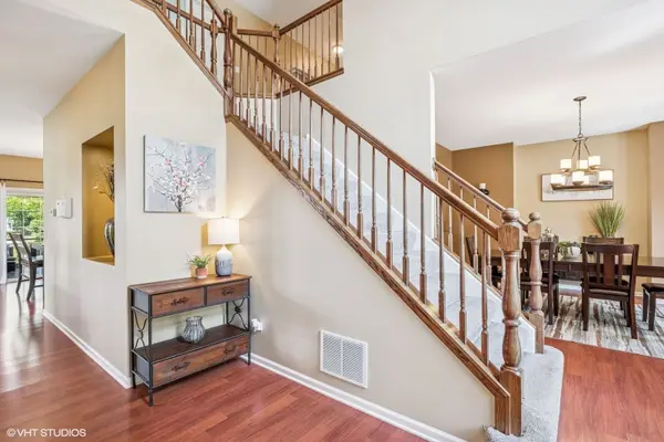 527 CAMARGO CLUB DR, Lake In The Hills, IL 60156