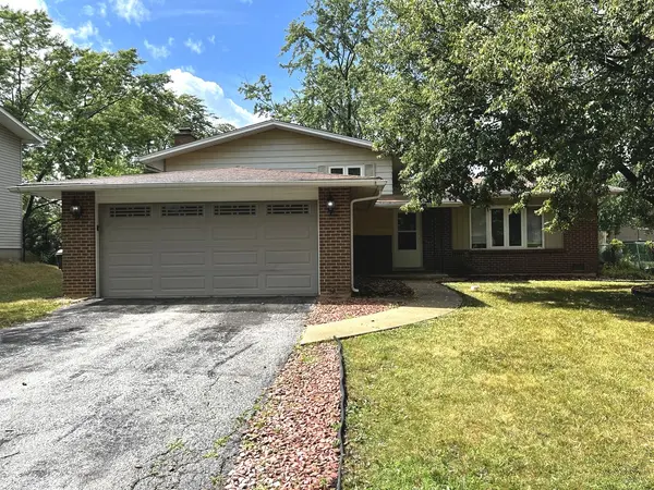 5110 Arquilla DR, Richton Park, IL 60471
