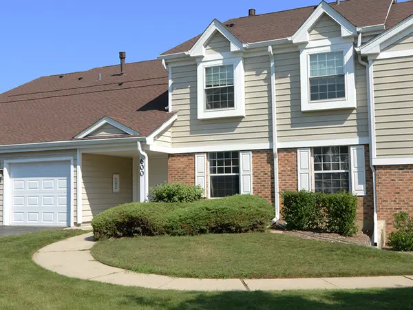 600 Eastview CT #X1, Schaumburg, IL 60193