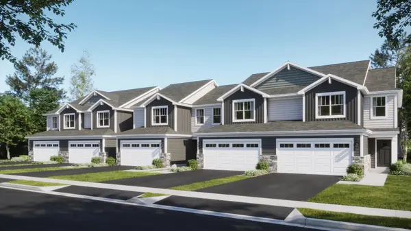 814 Lindsay LN, West Dundee, IL 60118