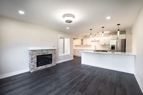 1325 Fairfax LN, Buffalo Grove, IL 60089
