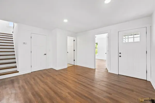 316 Old Sutton RD, Barrington, IL 60010