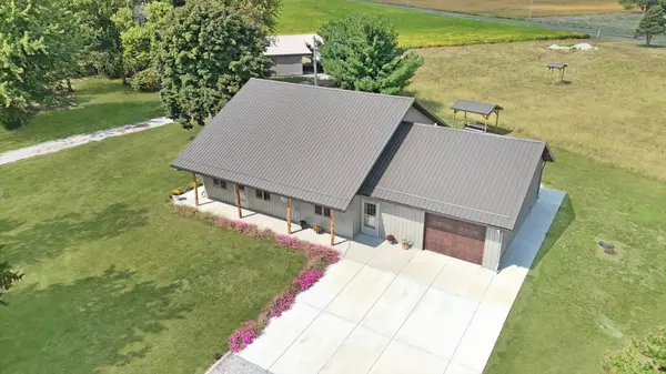 1190 N 1400 East RD, Bement, IL 61813