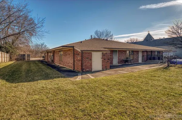 1030 Summerfield DR #A, Roselle, IL 60172