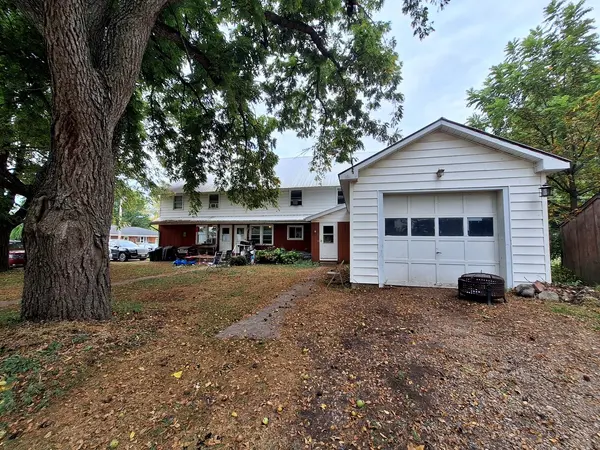 200 N Oregon ST, Troy Grove, IL 61372