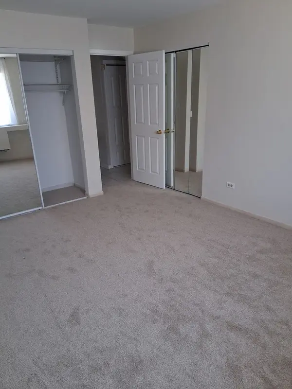 266 12th ST #3B, Wheeling, IL 60090