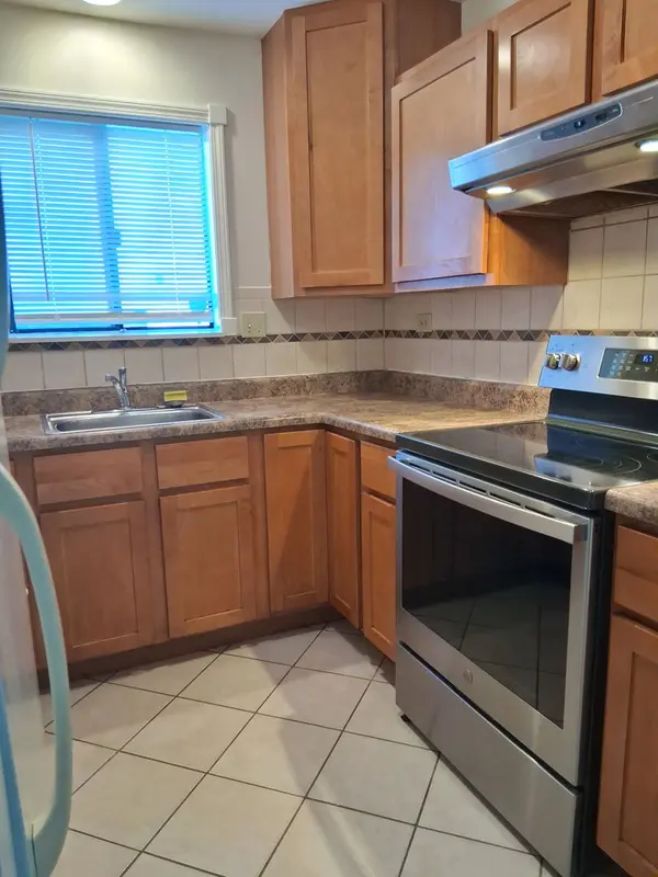 266 12th ST #3B, Wheeling, IL 60090