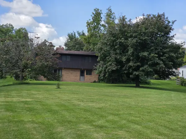 1546 Wheeler ST, Woodstock, IL 60098
