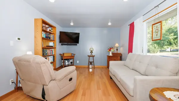210 W North ST, Colfax, IL 61728
