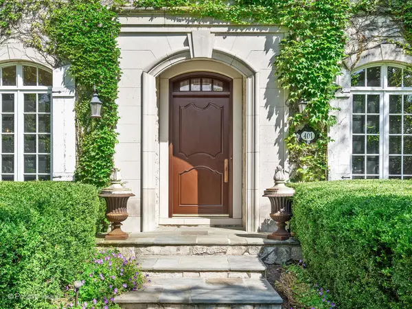 401 Glendale AVE, Oak Brook, IL 60523