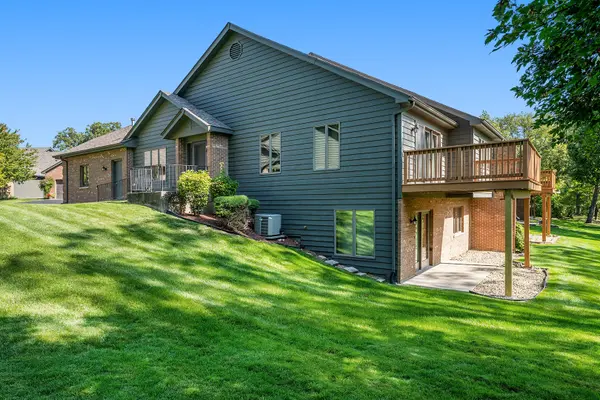 112 Village Woods DR, Crete, IL 60417