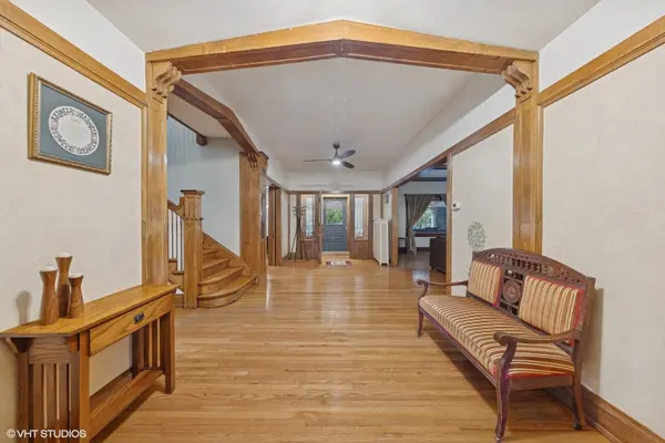 710 W Downer PL, Aurora, IL 60506