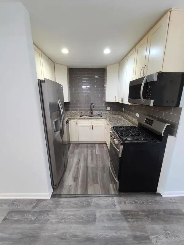 11800 S Komensky AVE #203, Alsip, IL 60803