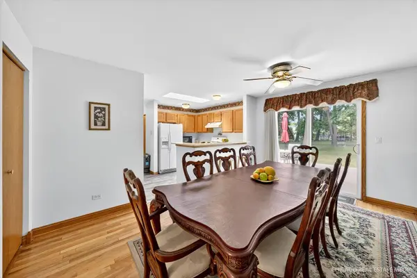 4024 Newport DR, Island Lake, IL 60042