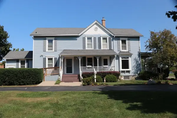108 N Walkup AVE, Crystal Lake, IL 60014