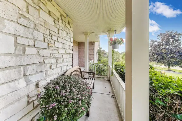 179 Sycamore DR, Hawthorn Woods, IL 60047