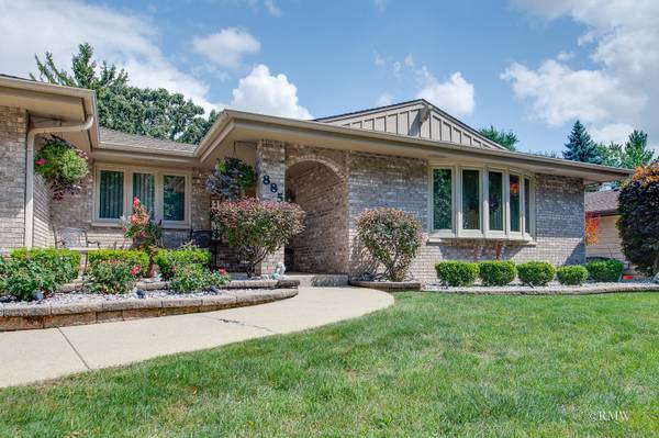 885 Brewster LN, Bartlett, IL 60103