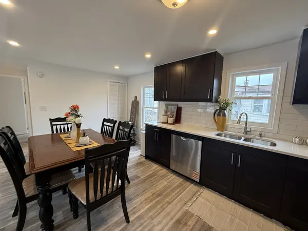 300 Briarbranch TER, Matteson, IL 60443
