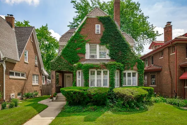 1122 N Ridgeland AVE, Oak Park, IL 60302