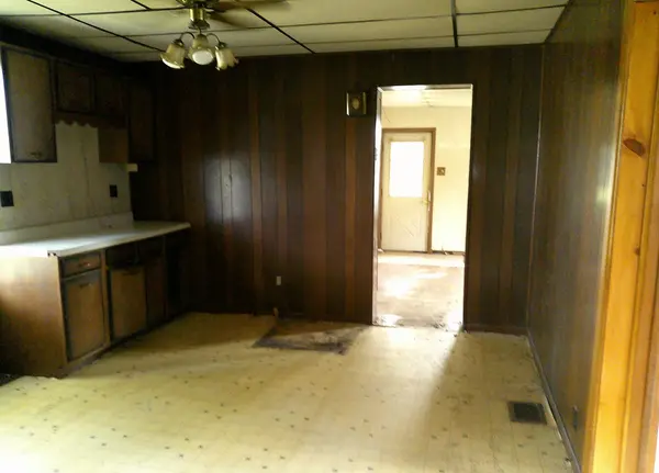 701 S Cain ST, Clinton, IL 61727