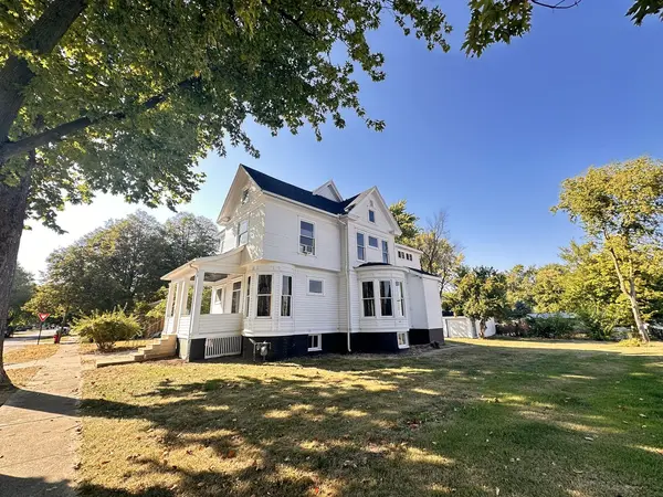 216 W Market ST, Farmer City, IL 61842