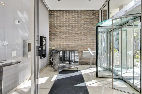 88 W Schiller ST #305L, Chicago, IL 60610