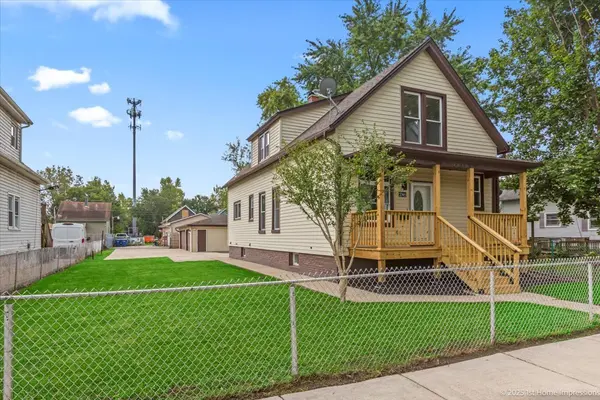 2745 Desplaines ST, Blue Island, IL 60406