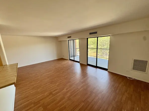 1415 E Central RD #301A, Arlington Heights, IL 60005
