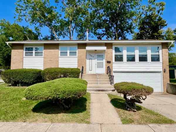 17613 Grandview DR, Hazel Crest, IL 60429