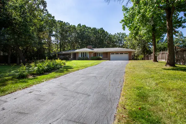 24016 S Walden LN, Crete, IL 60417