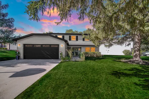 1028 W Park Place DR, Bartlett, IL 60103