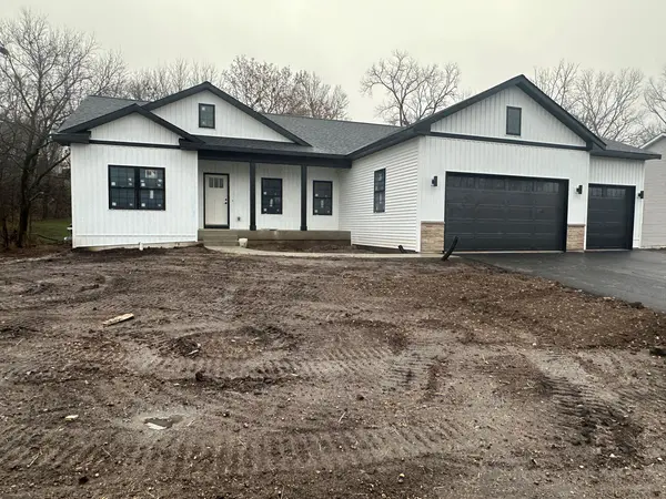265 Creekside DR, Byron, IL 61010