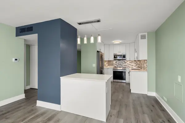 260 E CHESTNUT ST #2107, Chicago, IL 60611