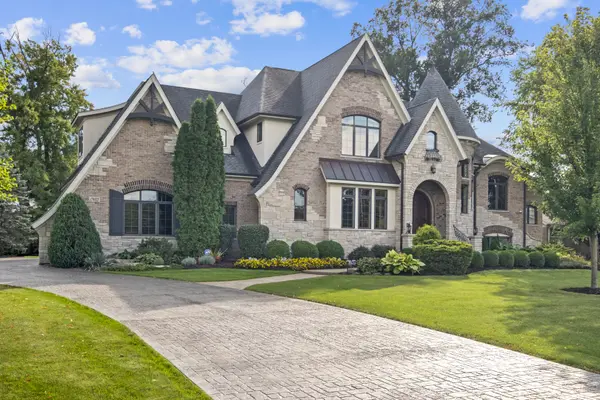 17W033 87th ST, Willowbrook, IL 60527