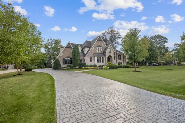 17W033 87th ST, Willowbrook, IL 60527
