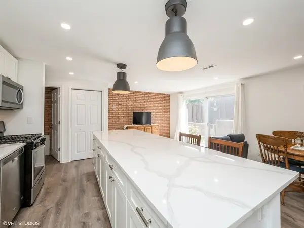 534 E Main ST, Barrington, IL 60010